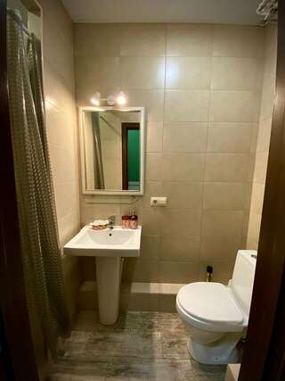 Гостиница Арбат Балаково Двухместный номер эконом-класса с 2 отдельными кроватями-3